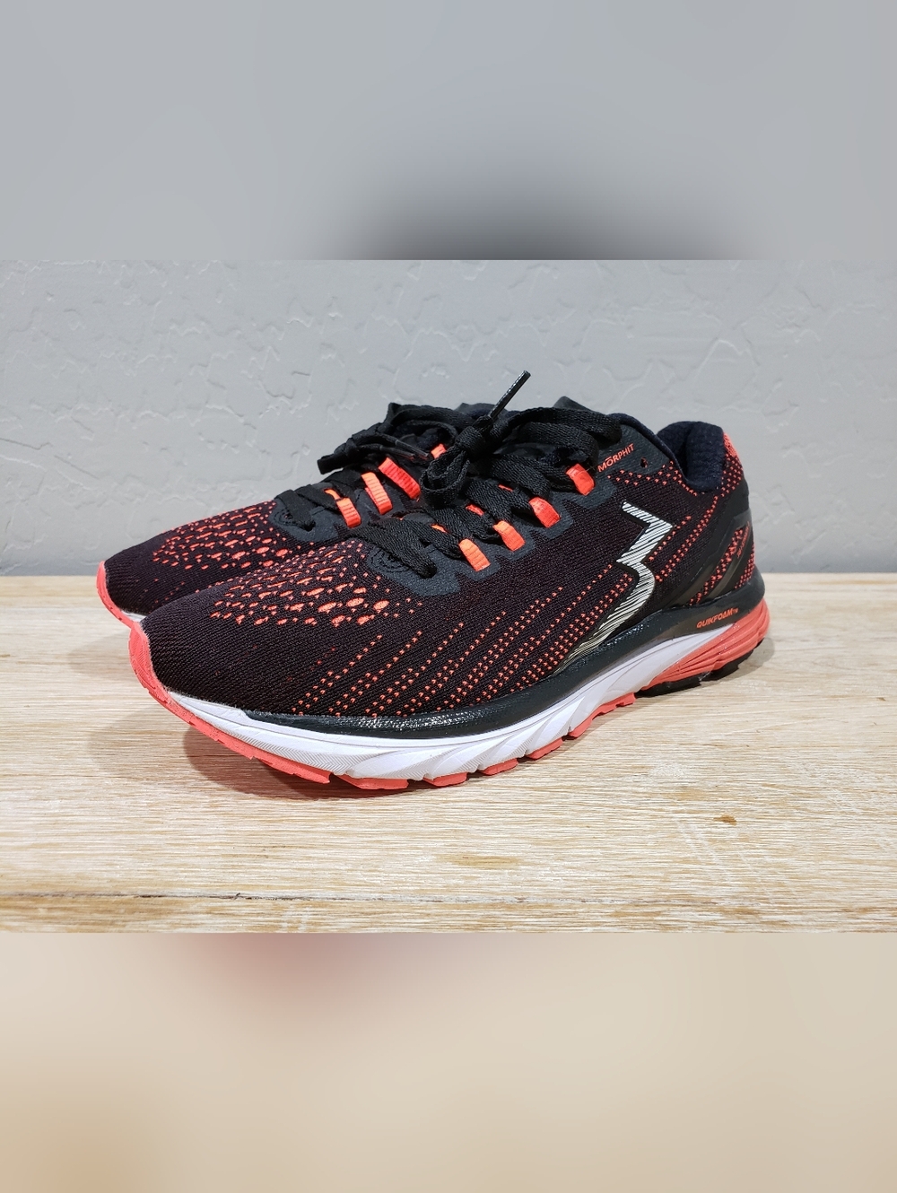 361 DEGREES Women's Strata 3 Running Shoes (8.5) Black/Neon Orange